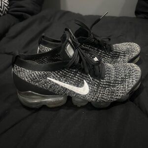 Nike Vapormax size 10. Ladies